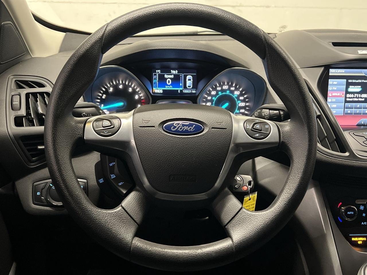 2015 Ford Escape SE AWD | LOW KMS! | HTD LEATHER | 19IN ALLOYS| NAV Photo