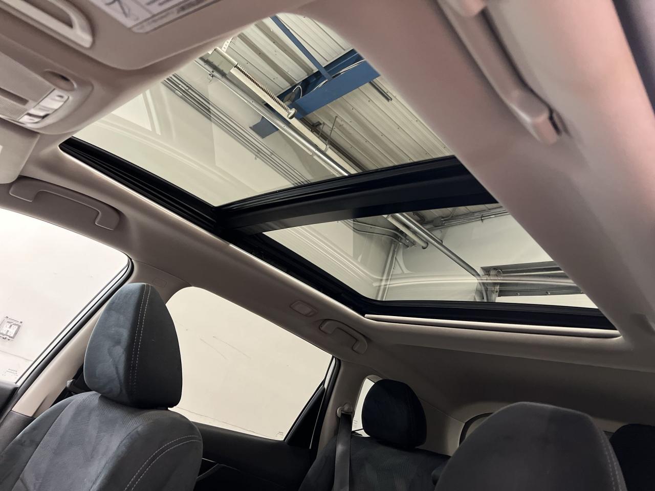 2016 Nissan Rogue SV TECH AWD | PANO ROOF | HTD SEATS | 360 CAM Photo