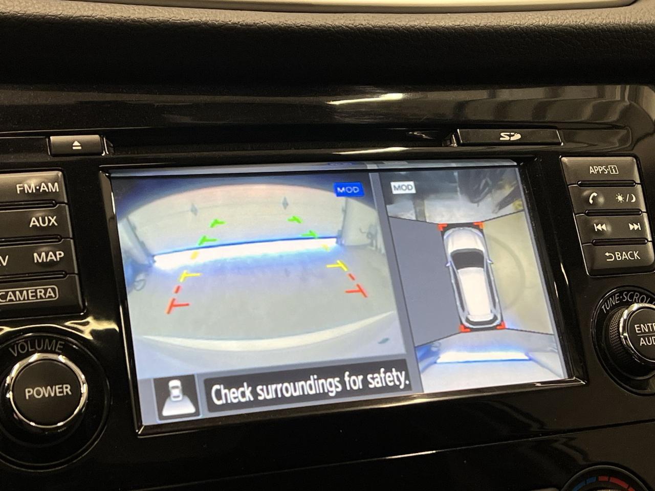 2016 Nissan Rogue SV TECH AWD | PANO ROOF | HTD SEATS | 360 CAM Photo