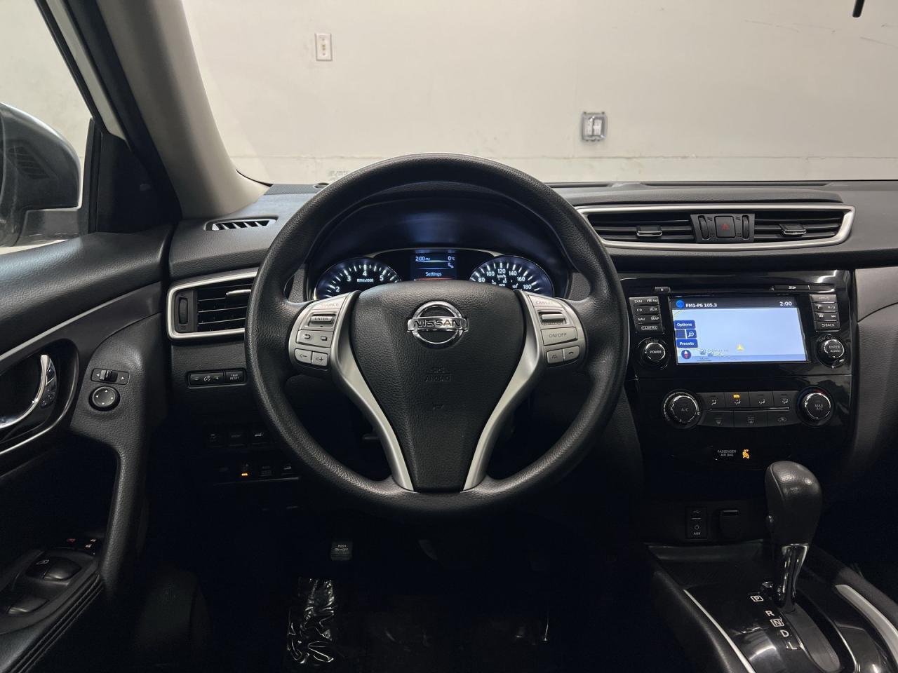 2016 Nissan Rogue SV TECH AWD | PANO ROOF | HTD SEATS | 360 CAM Photo