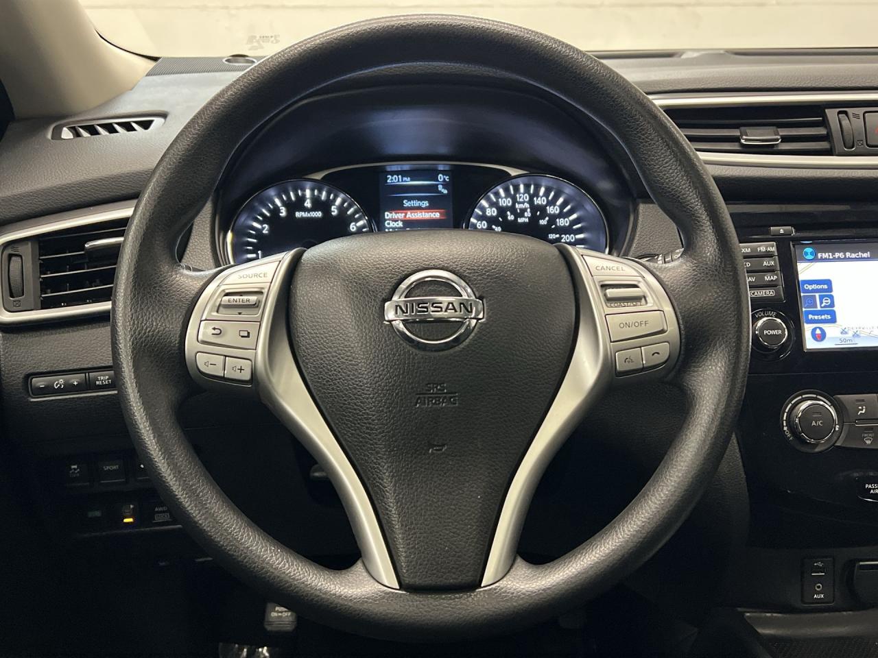 2016 Nissan Rogue SV TECH AWD | PANO ROOF | HTD SEATS | 360 CAM Photo