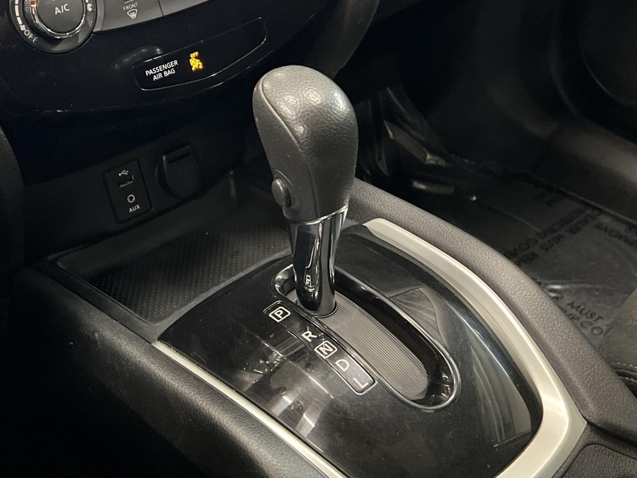 2016 Nissan Rogue SV TECH AWD | PANO ROOF | HTD SEATS | 360 CAM Photo