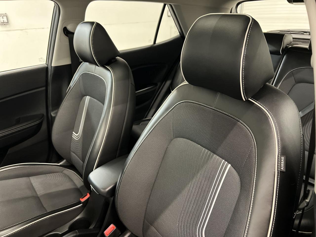 2023 Hyundai Venue ULTIMATE | SUNROOF | HTD SEATS | WIRELESS CARPLAY Photo