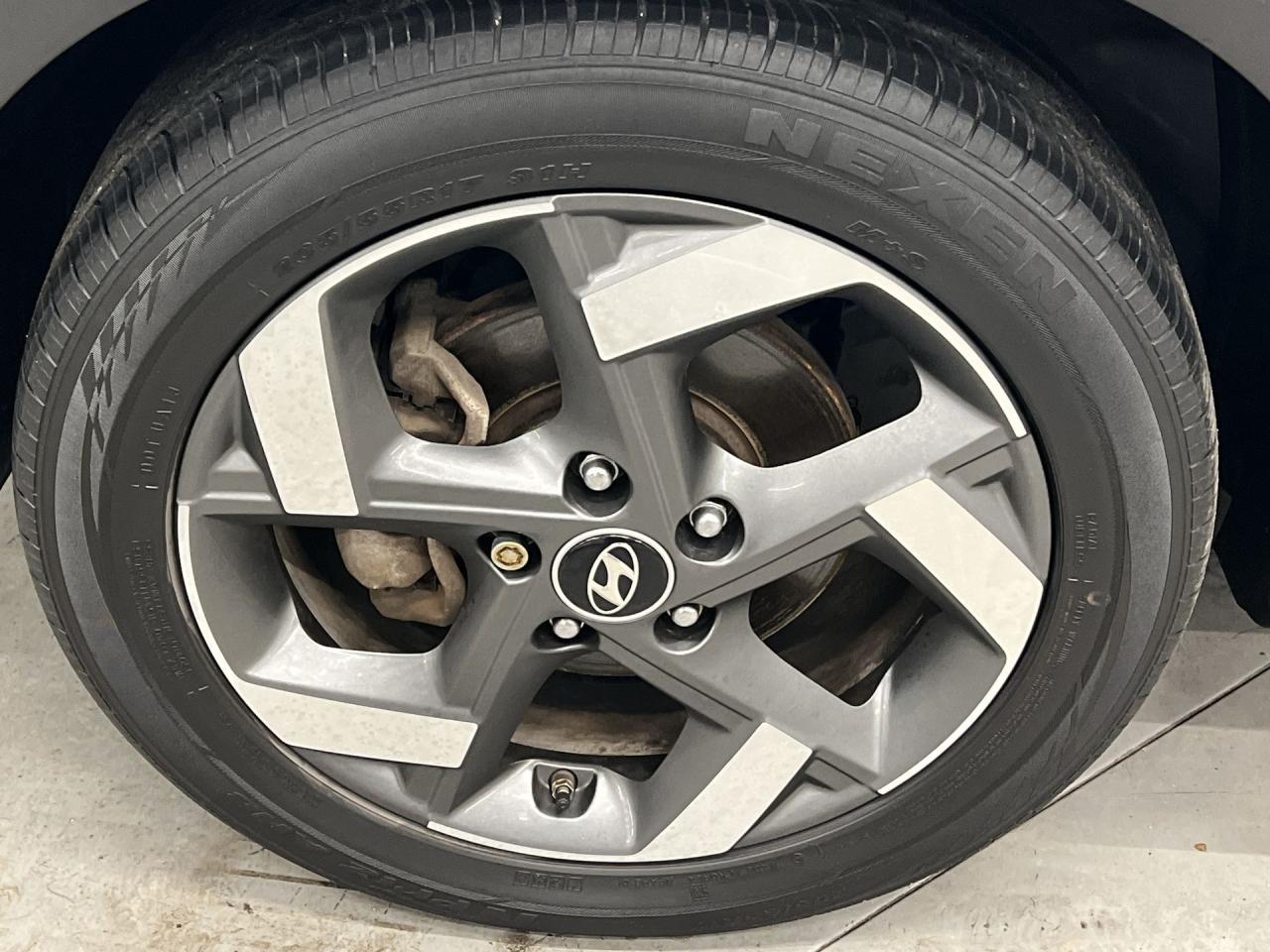 2023 Hyundai Venue ULTIMATE | SUNROOF | HTD SEATS | WIRELESS CARPLAY Photo