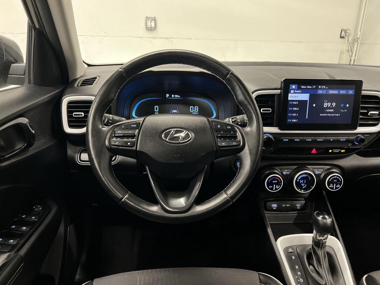 2023 Hyundai Venue ULTIMATE | SUNROOF | HTD SEATS | WIRELESS CARPLAY Photo