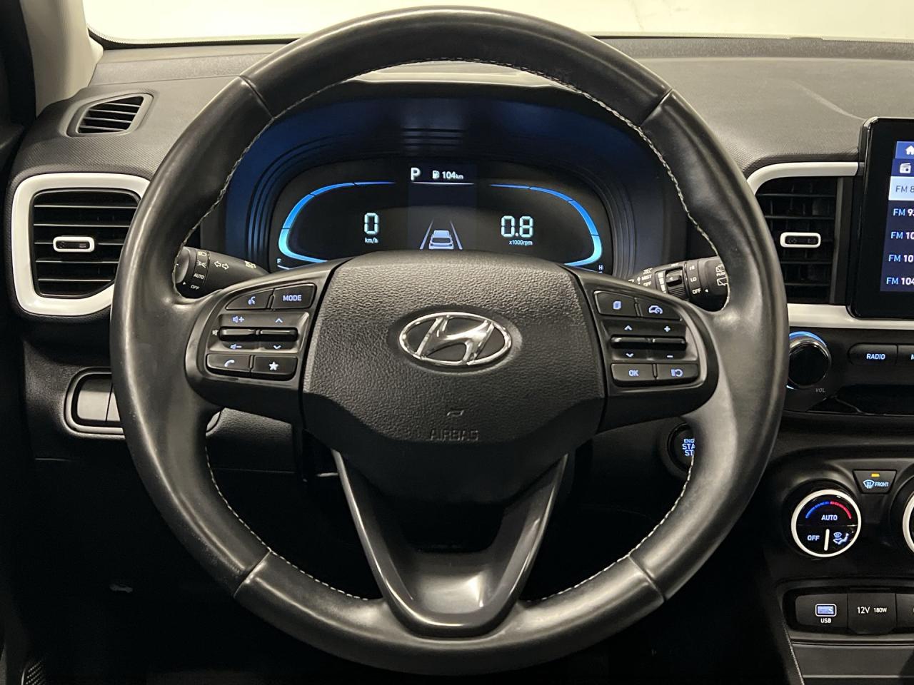 2023 Hyundai Venue ULTIMATE | SUNROOF | HTD SEATS | WIRELESS CARPLAY Photo