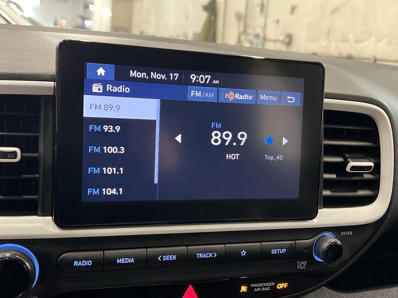 2023 Hyundai Venue ULTIMATE | SUNROOF | HTD SEATS | WIRELESS CARPLAY Photo