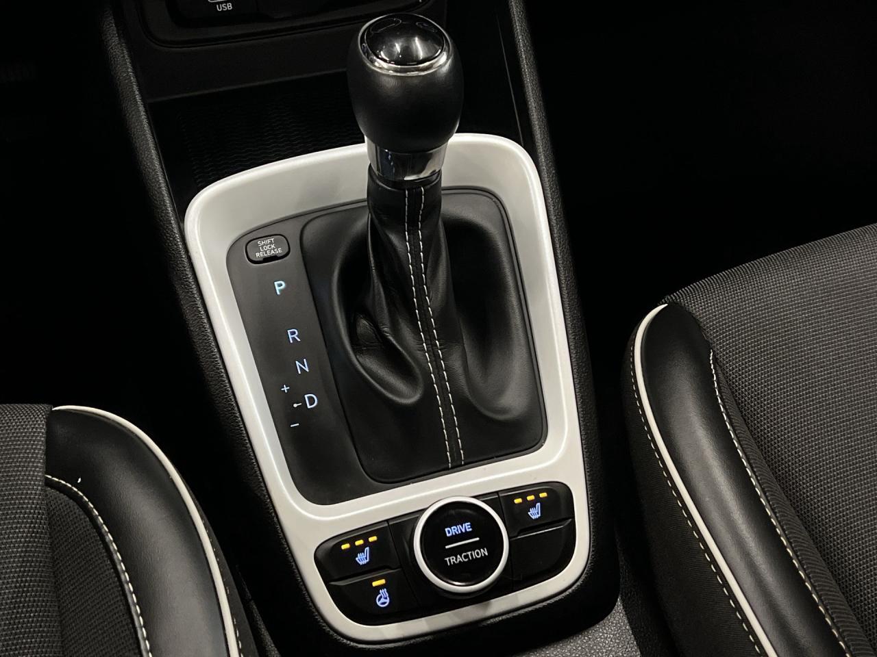 2023 Hyundai Venue ULTIMATE | SUNROOF | HTD SEATS | WIRELESS CARPLAY Photo