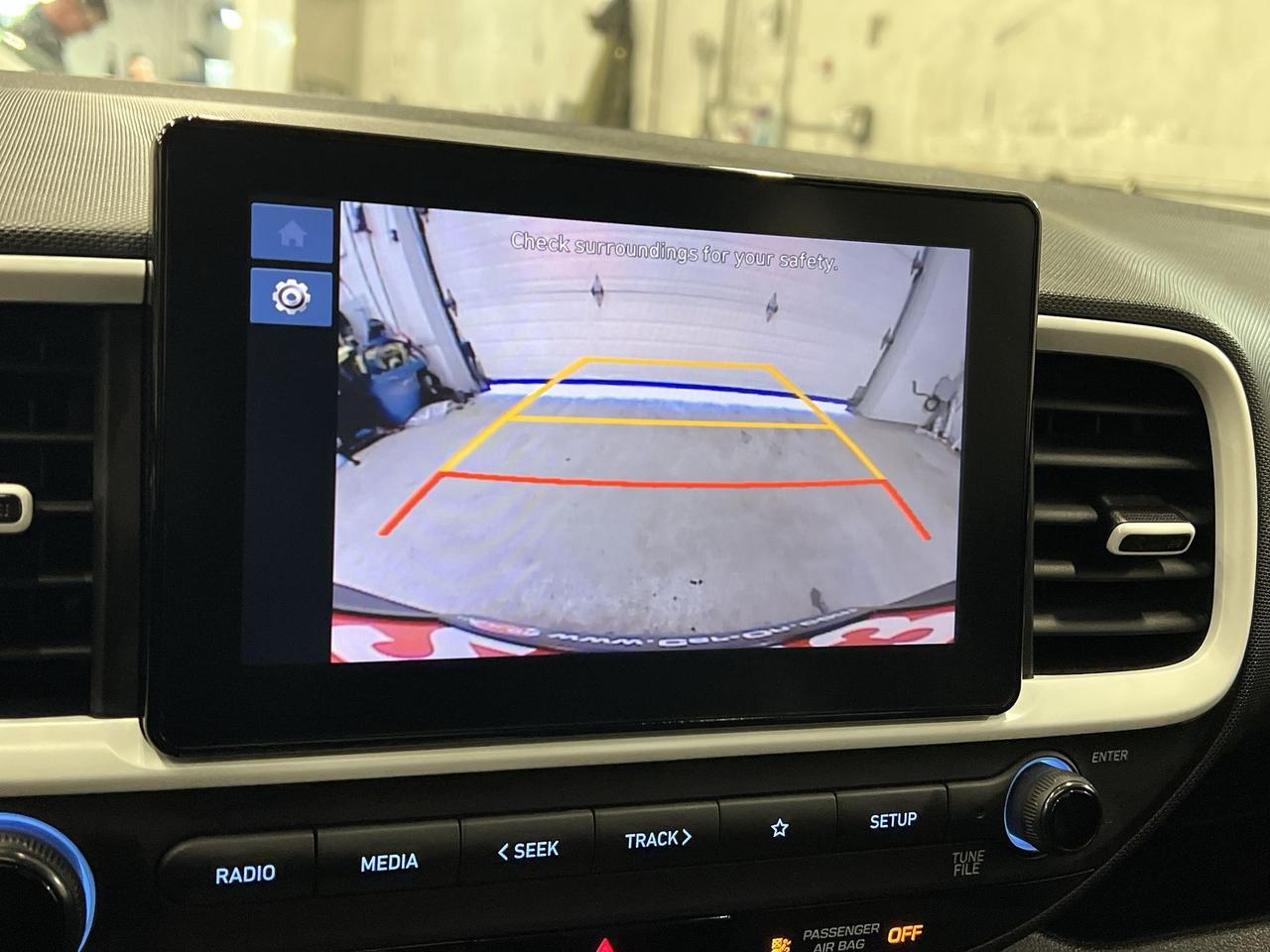 2023 Hyundai Venue ULTIMATE | SUNROOF | HTD SEATS | WIRELESS CARPLAY Photo