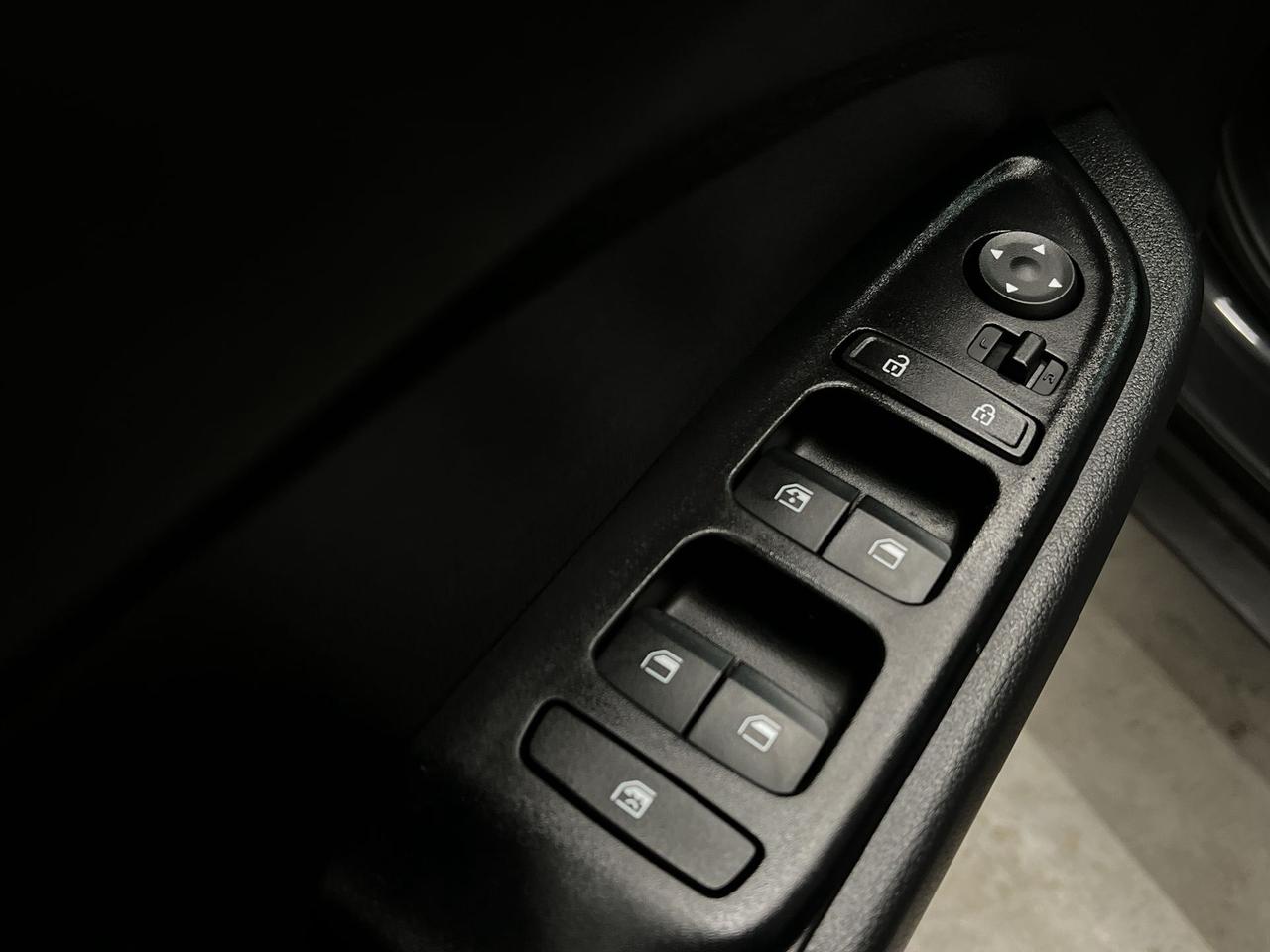 2023 Hyundai Venue ULTIMATE | SUNROOF | HTD SEATS | WIRELESS CARPLAY Photo