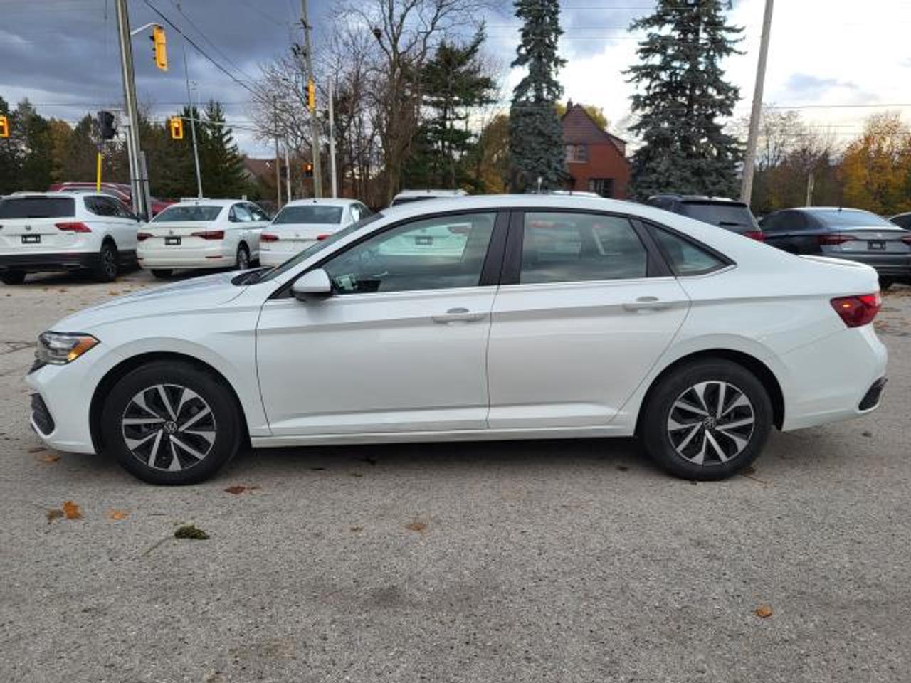 2024 Volkswagen Jetta Trendline Photo