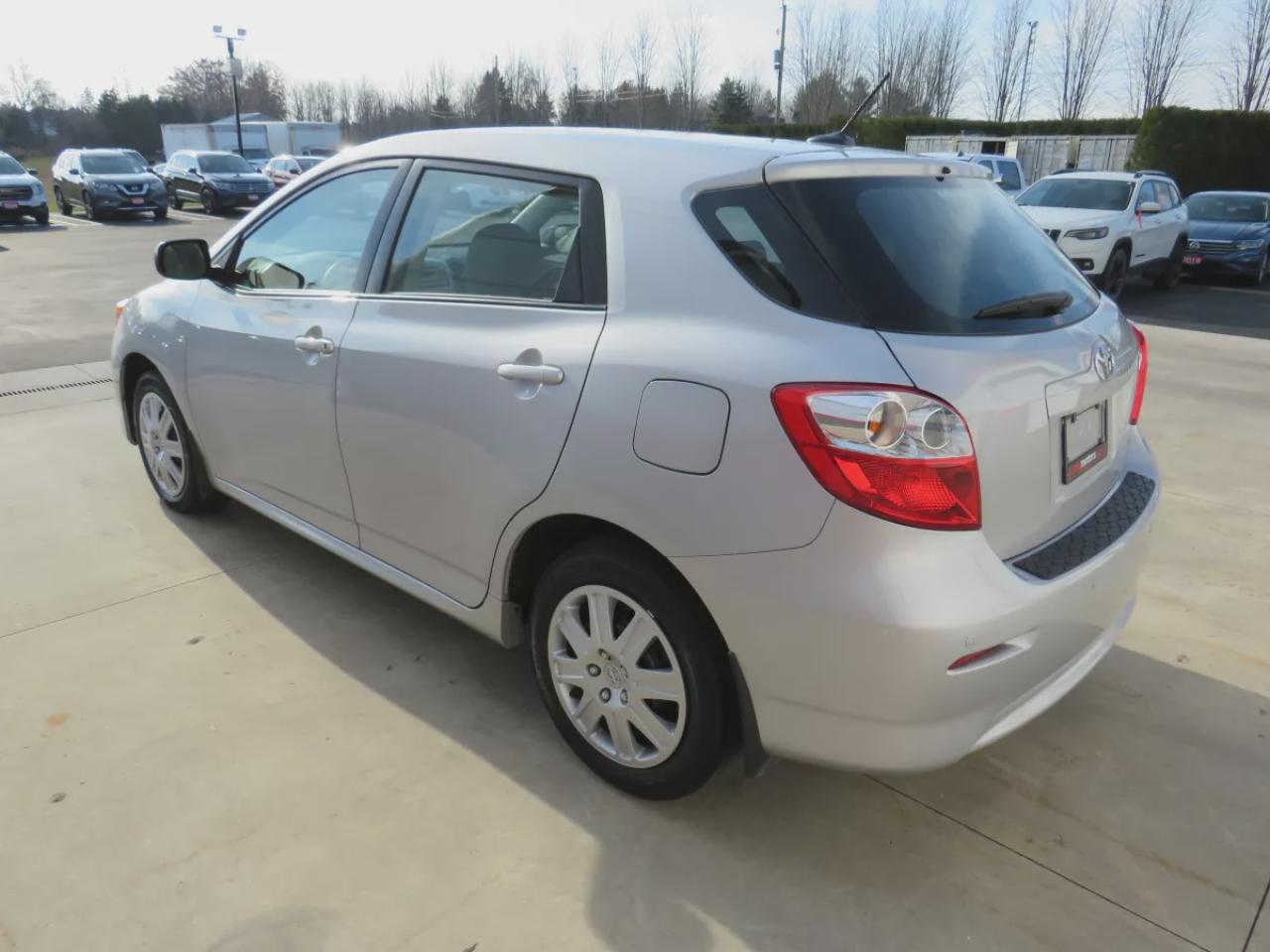 2012 Toyota Matrix ( **EXTREMELY LOW KMS!!**CLEAN TITLE/NO ACCIDENTS!!**SAFETY/CERTIFIED!!**POWER WINDOWS**CRUISE CONTROL**A/C** POWER WINDOWS**POWER LOCKS** AM/FM/CD RADIO**) Photo