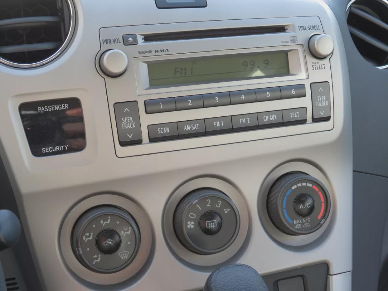 2012 Toyota Matrix ( **EXTREMELY LOW KMS!!**CLEAN TITLE/NO ACCIDENTS!!**SAFETY/CERTIFIED!!**POWER WINDOWS**CRUISE CONTROL**A/C** POWER WINDOWS**POWER LOCKS** AM/FM/CD RADIO**) Photo