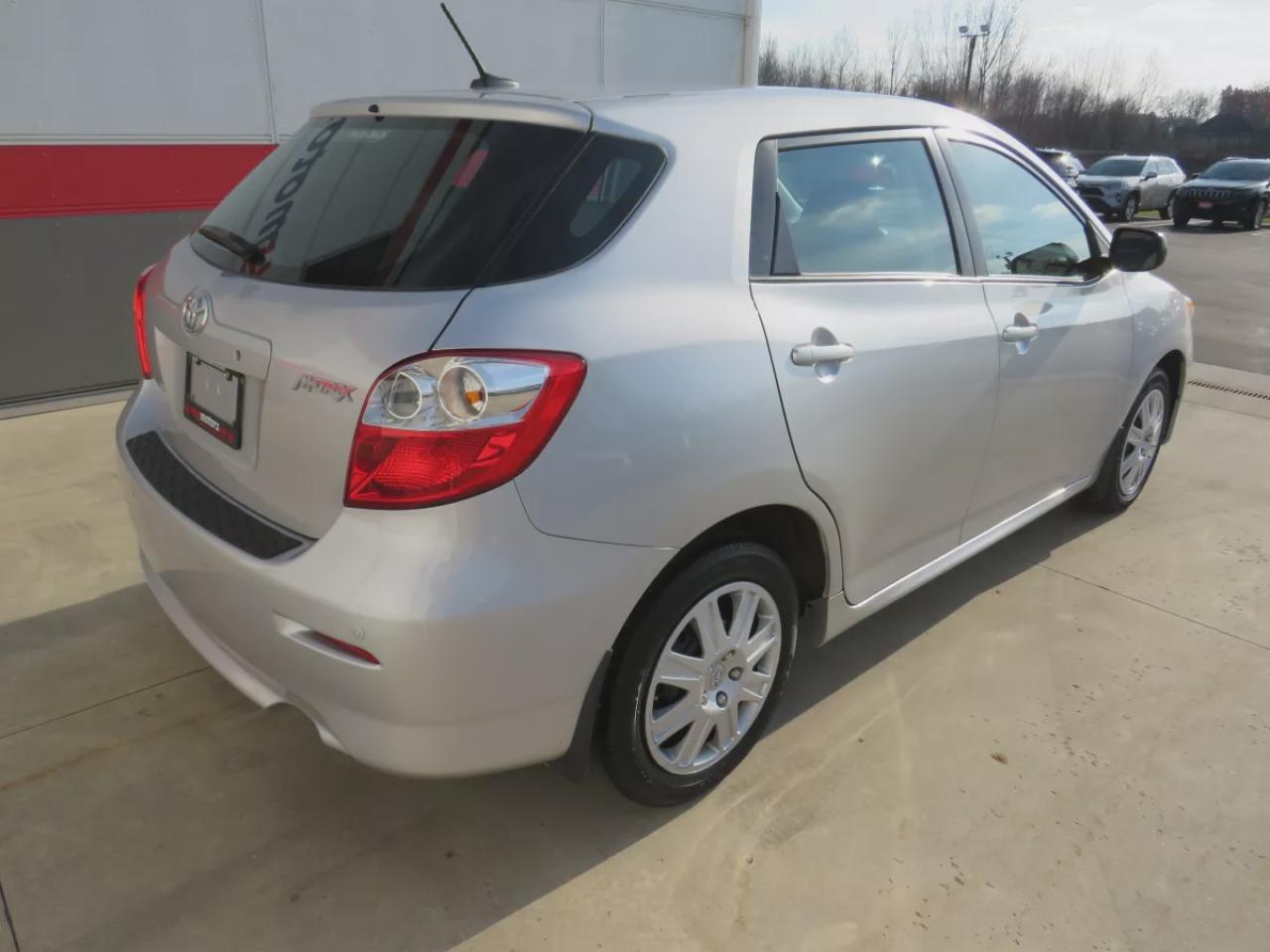 2012 Toyota Matrix ( **EXTREMELY LOW KMS!!**CLEAN TITLE/NO ACCIDENTS!!**SAFETY/CERTIFIED!!**POWER WINDOWS**CRUISE CONTROL**A/C** POWER WINDOWS**POWER LOCKS** AM/FM/CD RADIO**) Photo