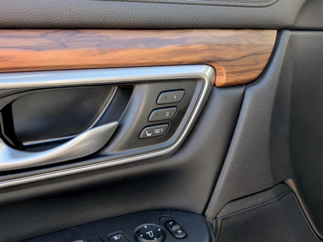 2021 Honda CR-V EX-L  **AWD - CLEAN CARFAX - APPLE CP* Photo