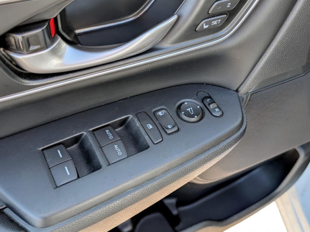 2021 Honda CR-V EX-L  **AWD - CLEAN CARFAX - APPLE CP* Photo