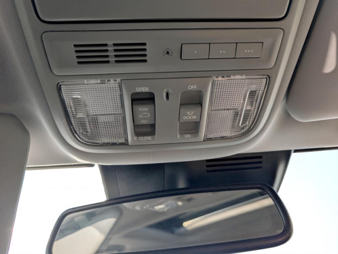 2021 Honda CR-V EX-L  **AWD - CLEAN CARFAX - APPLE CP* Photo