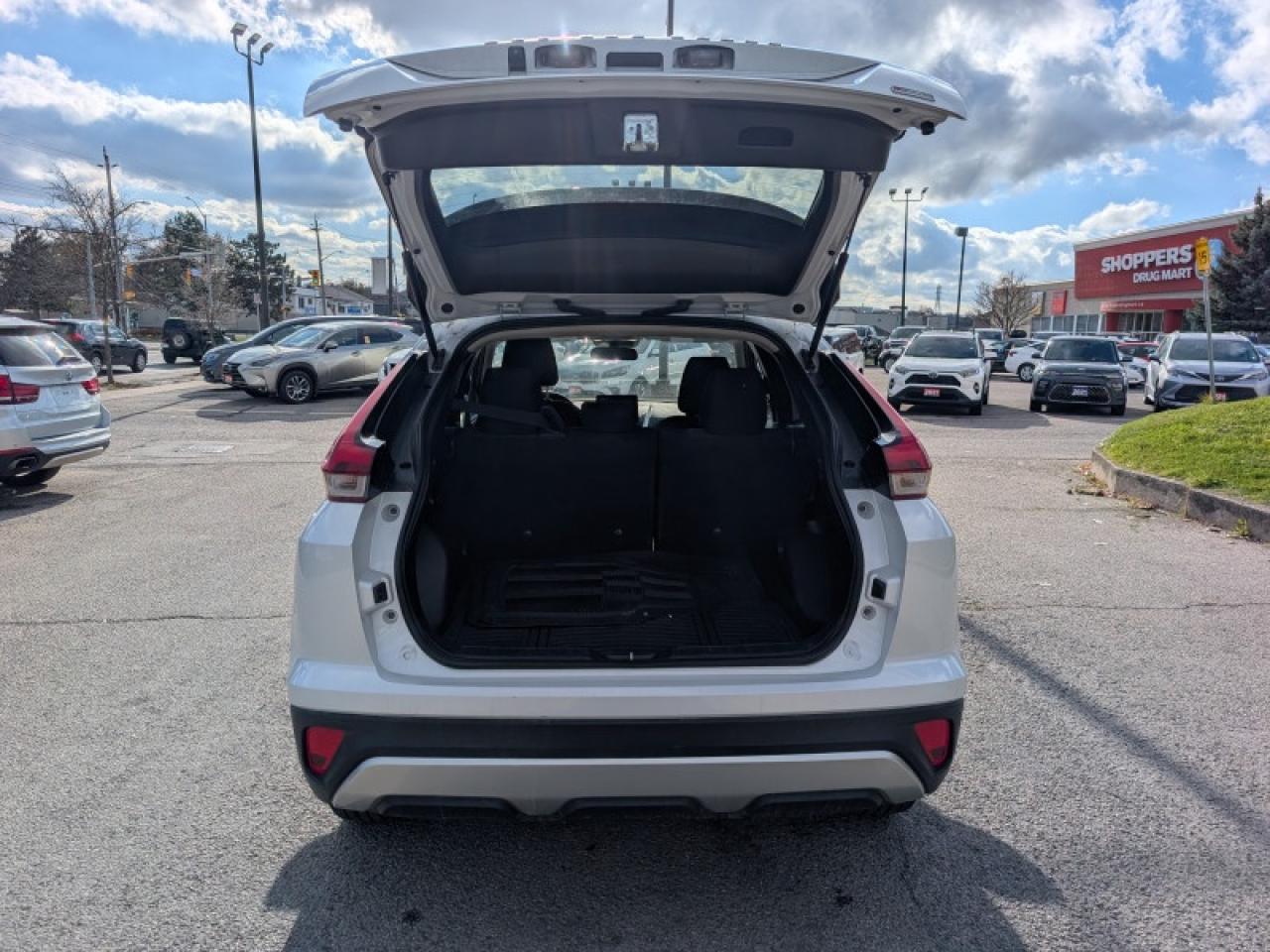 2022 Mitsubishi Eclipse Cross SE Photo