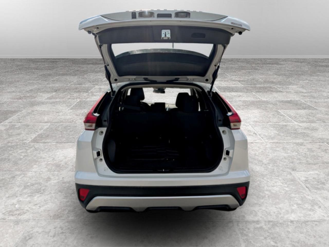 2022 Mitsubishi Eclipse Cross SE  **BLIND SPOT - APPLE CP** Photo