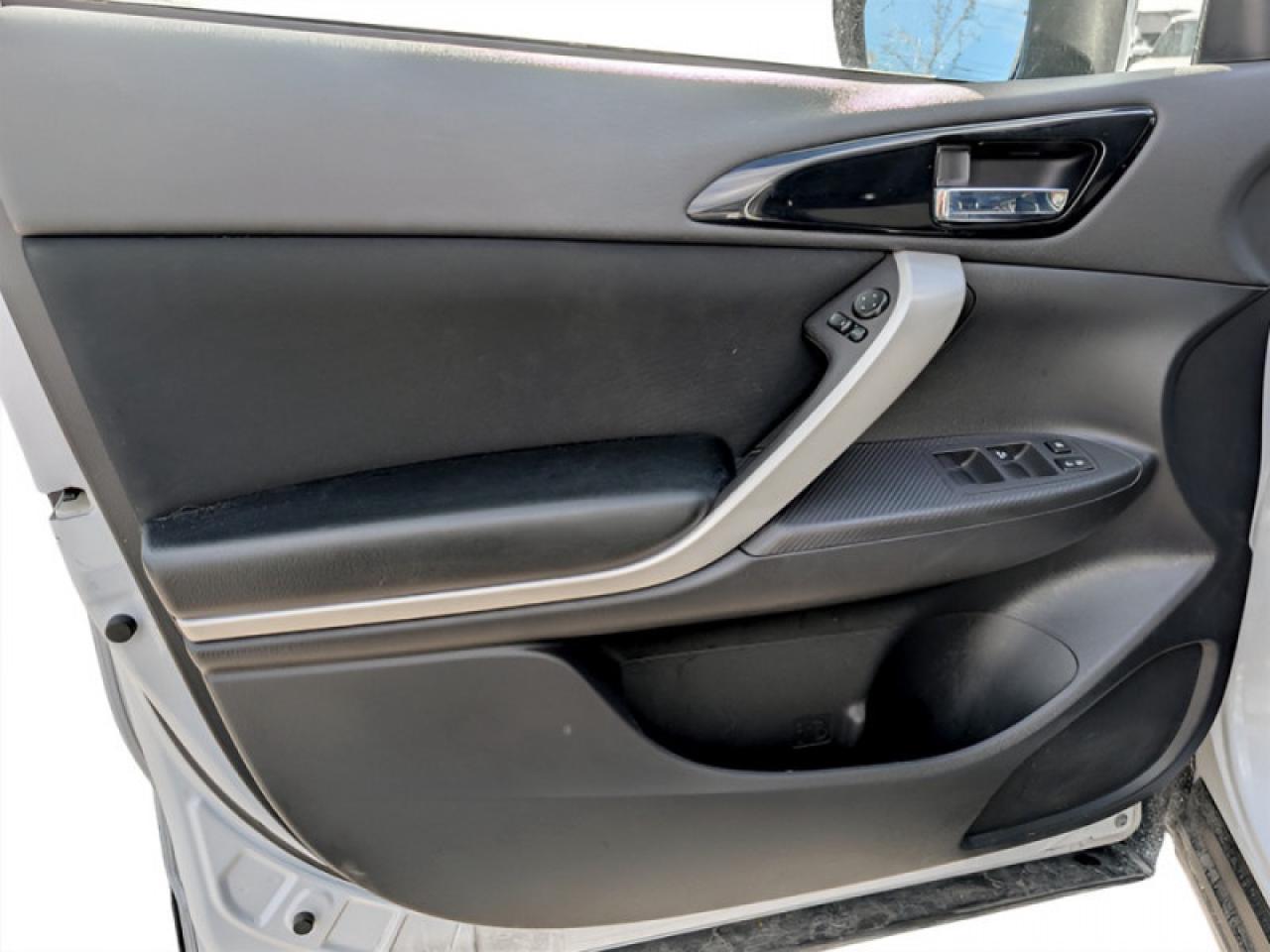 2022 Mitsubishi Eclipse Cross SE  **BLIND SPOT - APPLE CP** Photo