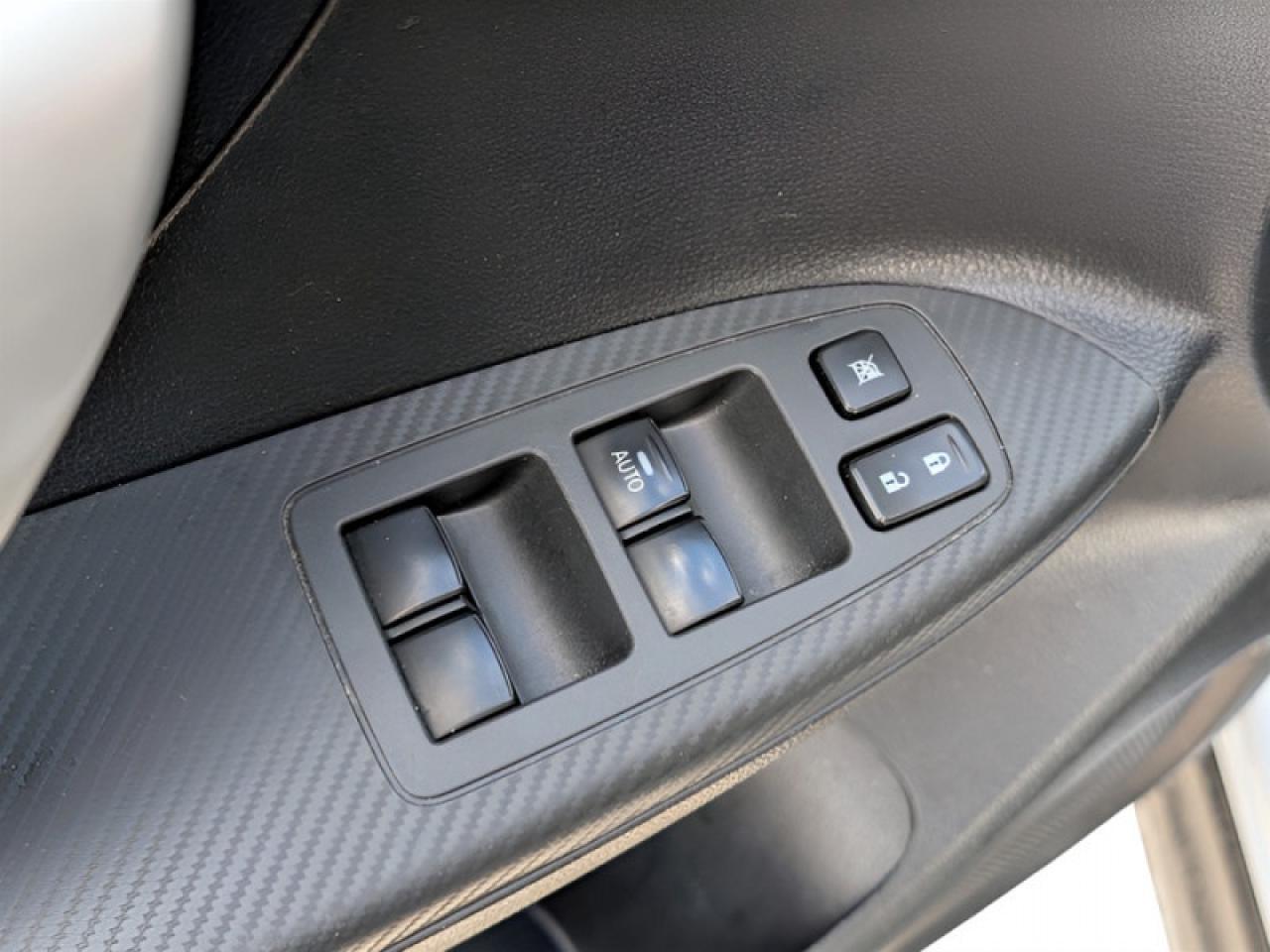 2022 Mitsubishi Eclipse Cross SE  **BLIND SPOT - APPLE CP** Photo