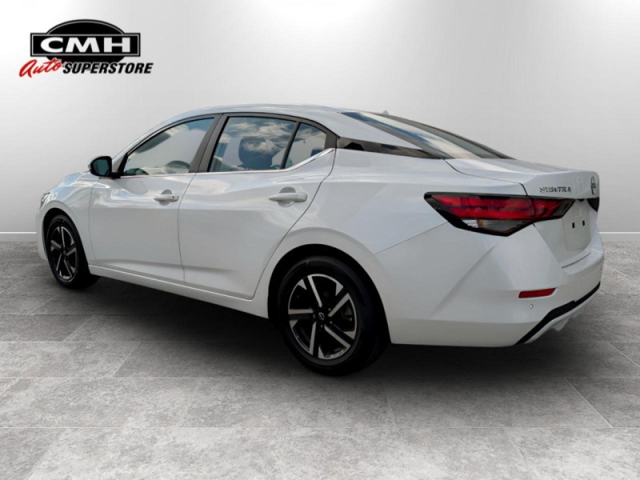 2024 Nissan Sentra SV  **ONLY 10,000 KMS** Photo2