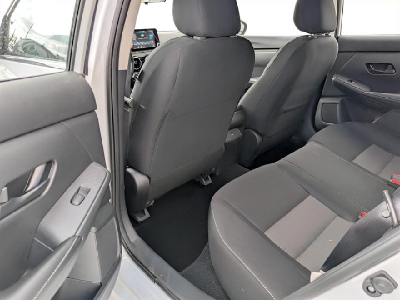 2024 Nissan Sentra SV  **ONLY 10,000 KMS** Photo