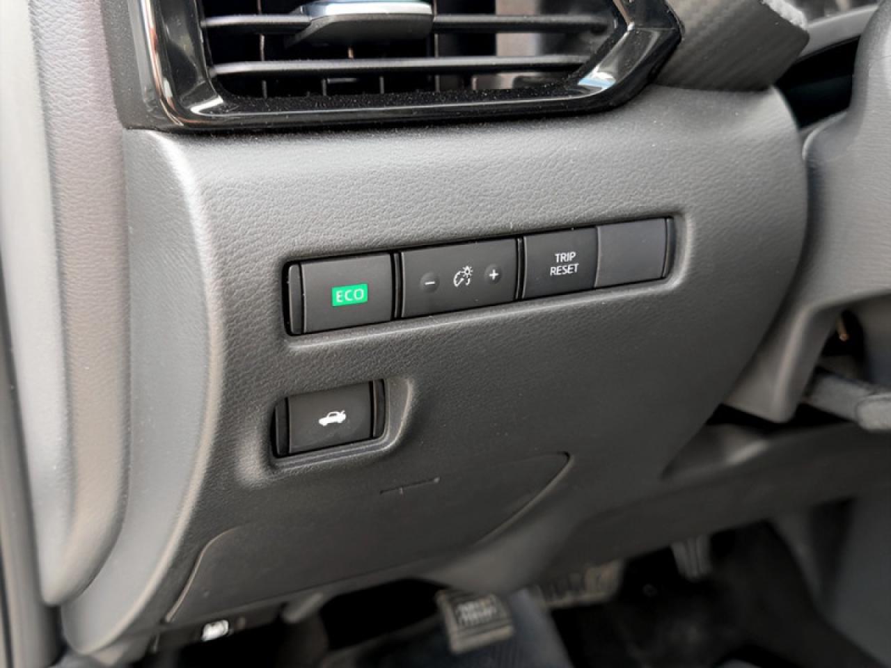 2024 Nissan Sentra SV  **ONLY 10,000 KMS** Photo