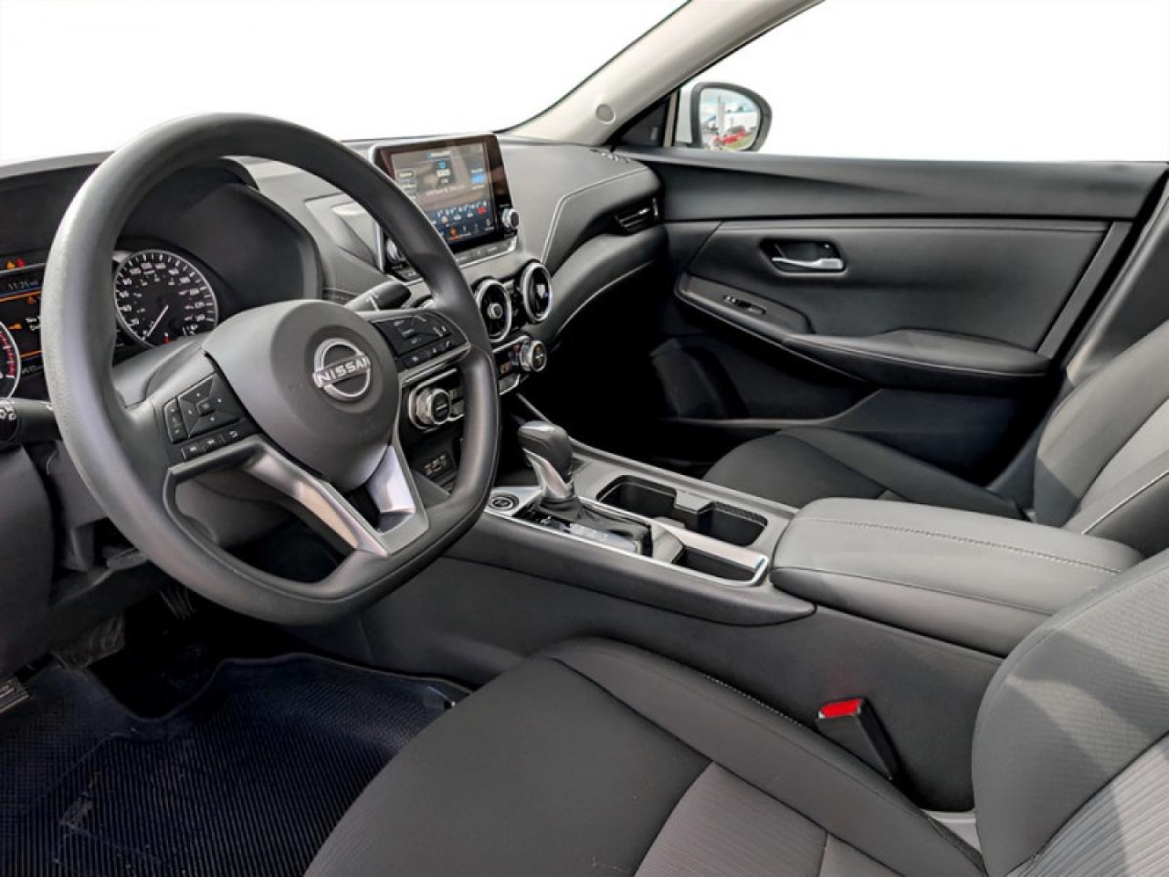 2024 Nissan Sentra SV  **ONLY 10,000 KMS** Photo