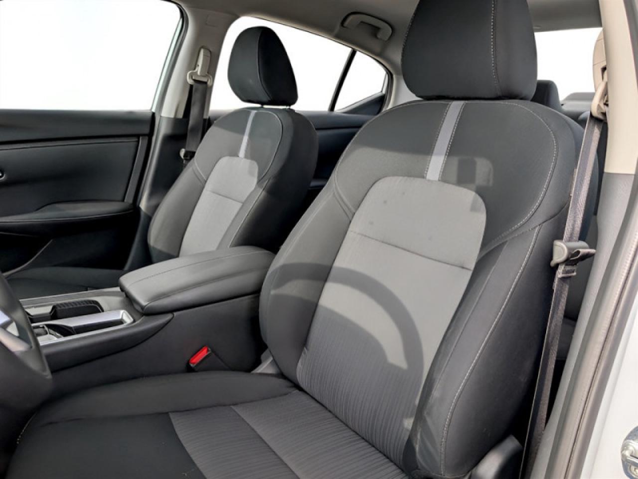 2024 Nissan Sentra SV  **ONLY 10,000 KMS** Photo