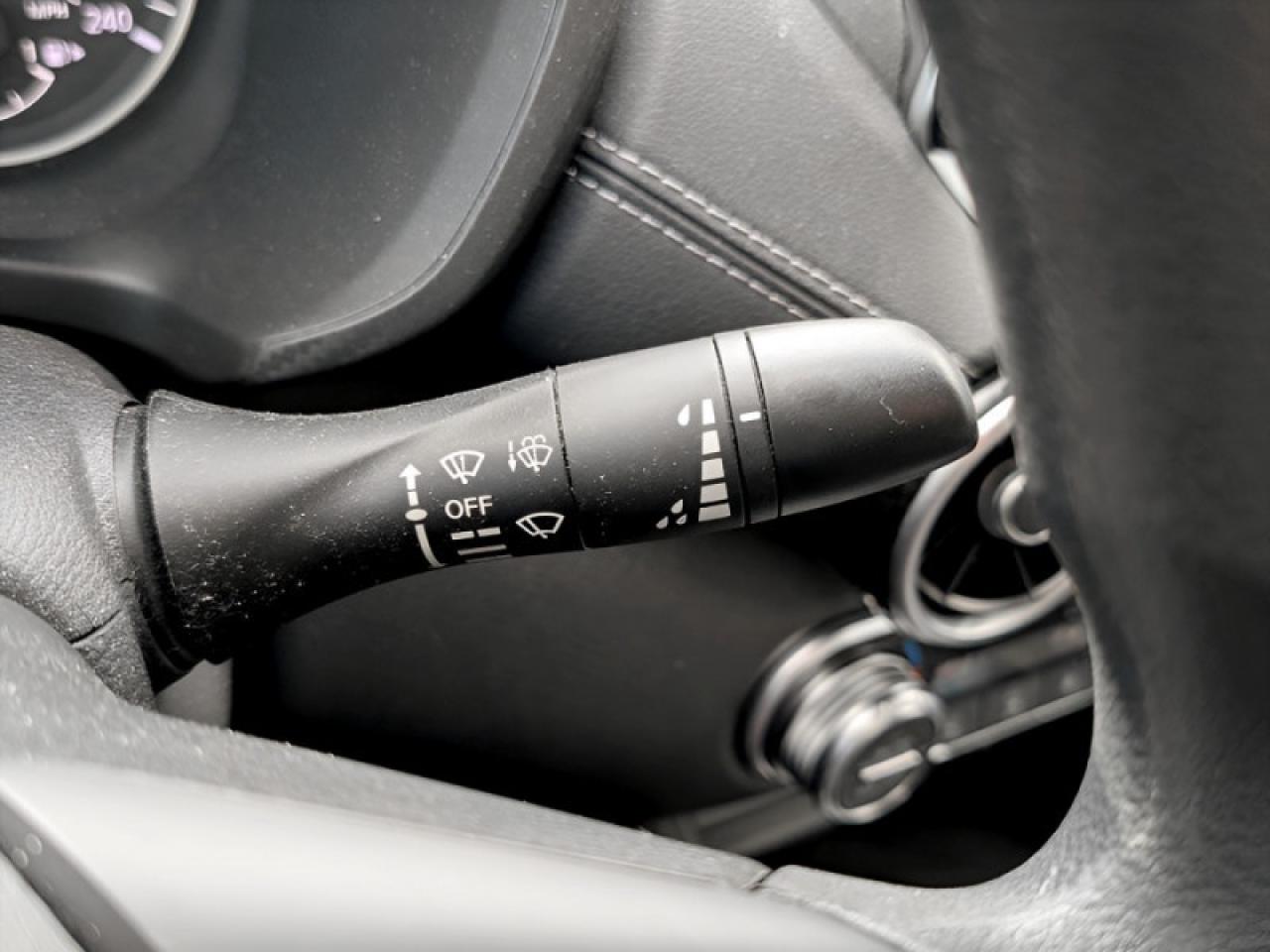 2024 Nissan Sentra SV  **ONLY 10,000 KMS** Photo