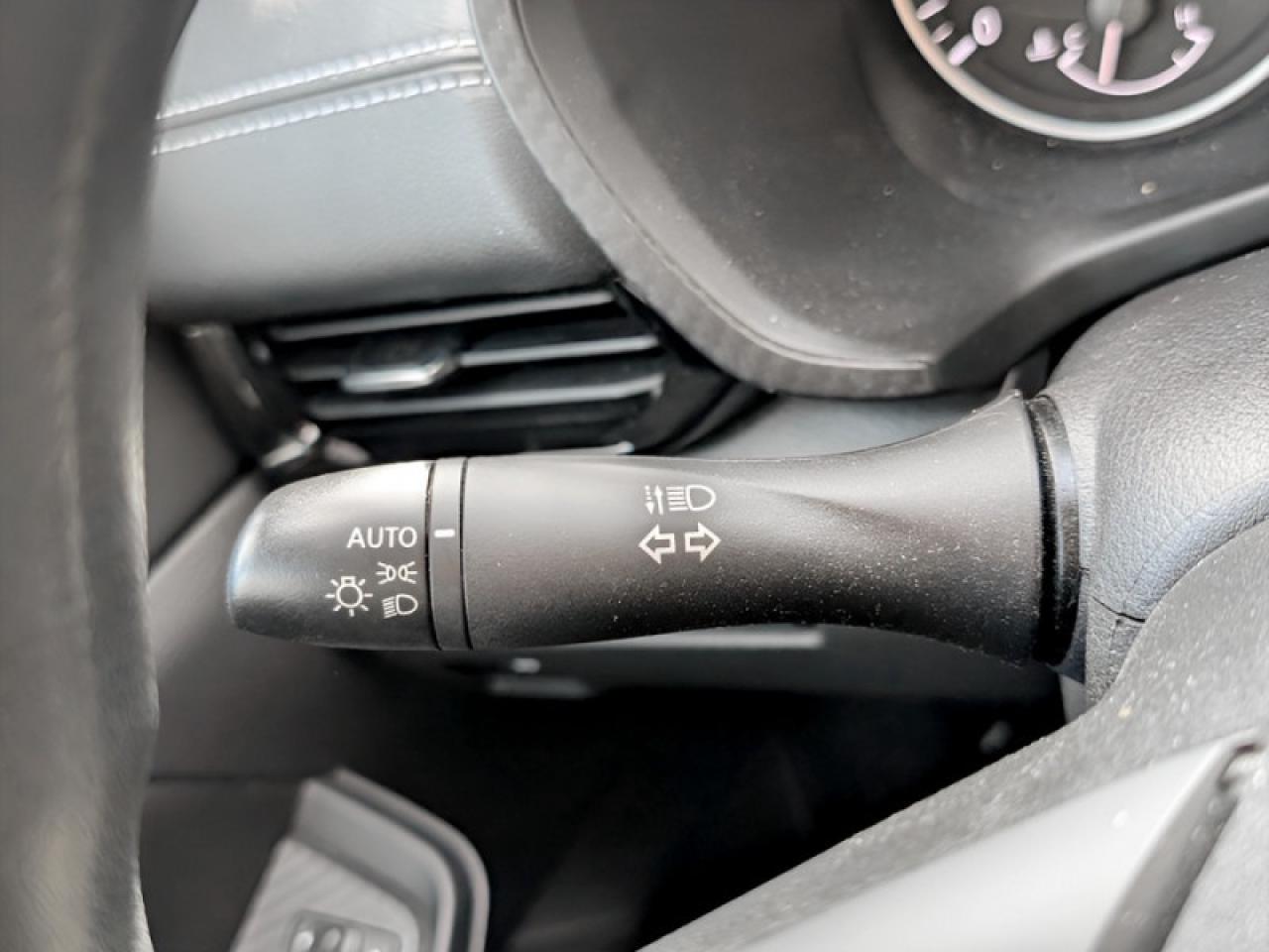 2024 Nissan Sentra SV  **ONLY 10,000 KMS** Photo