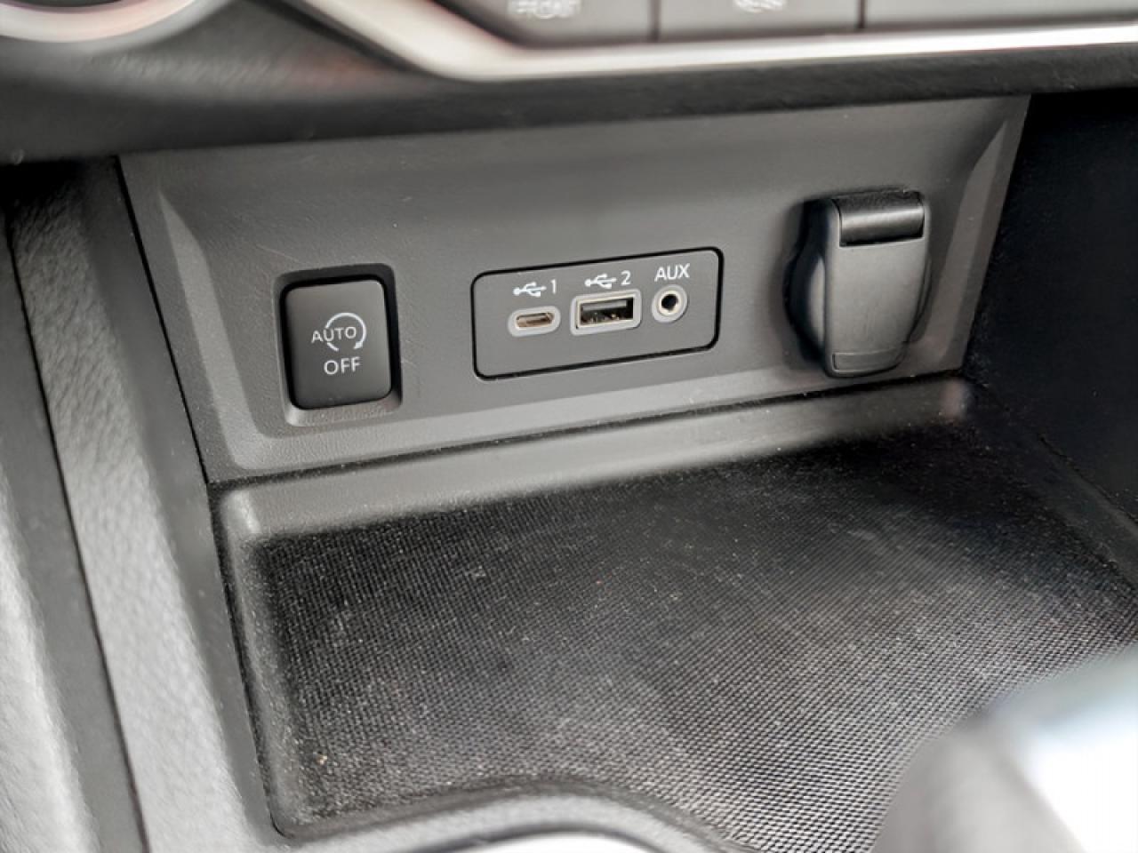 2024 Nissan Sentra SV  **ONLY 10,000 KMS** Photo