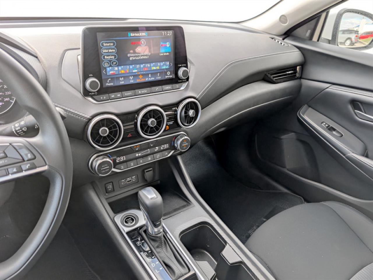 2024 Nissan Sentra SV  **ONLY 10,000 KMS** Photo