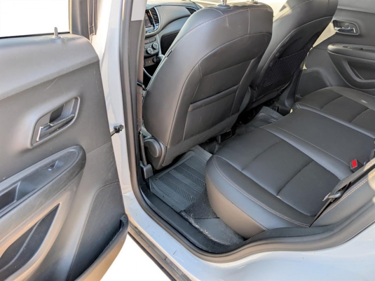 2021 Chevrolet Trax LT  **LOW KMS - CLEAN CARFAX** Photo