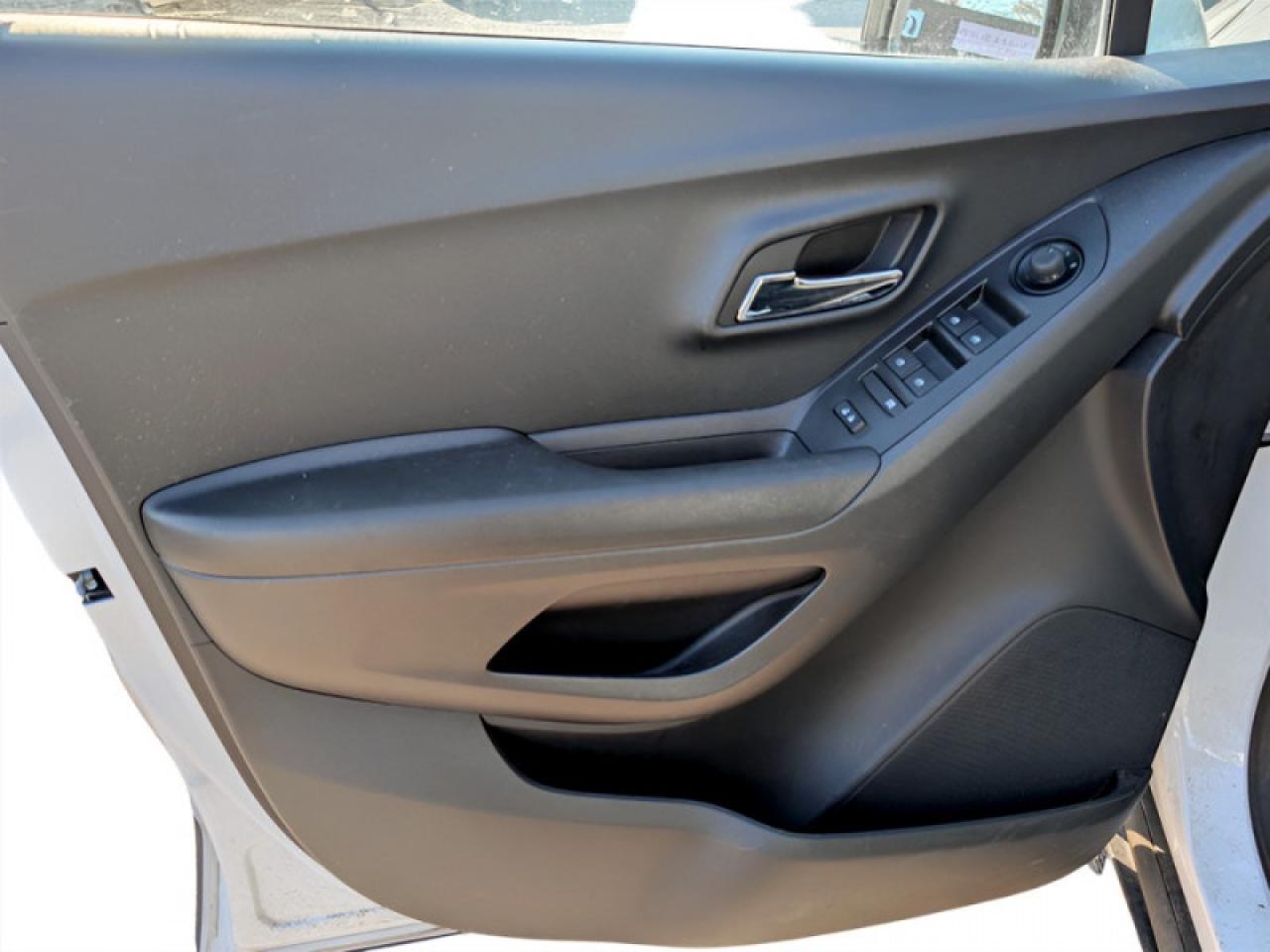 2021 Chevrolet Trax LT  **LOW KMS - CLEAN CARFAX** Photo