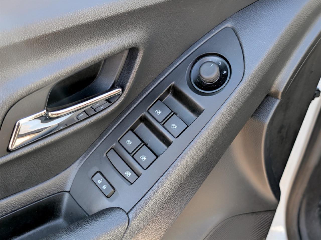 2021 Chevrolet Trax LT  **LOW KMS - CLEAN CARFAX** Photo