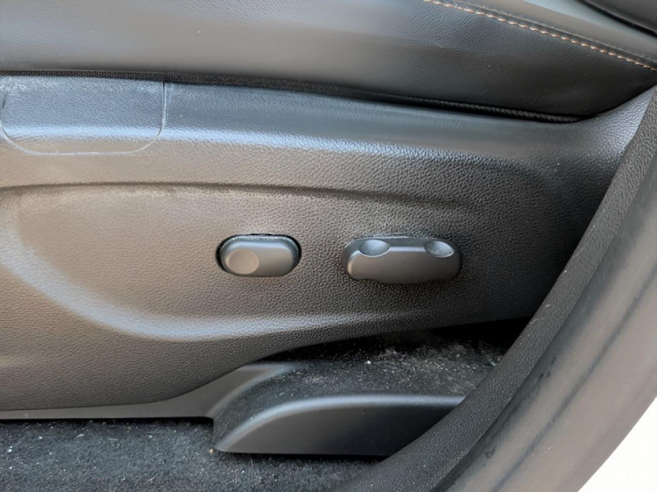 2021 Chevrolet Trax LT  **LOW KMS - CLEAN CARFAX** Photo