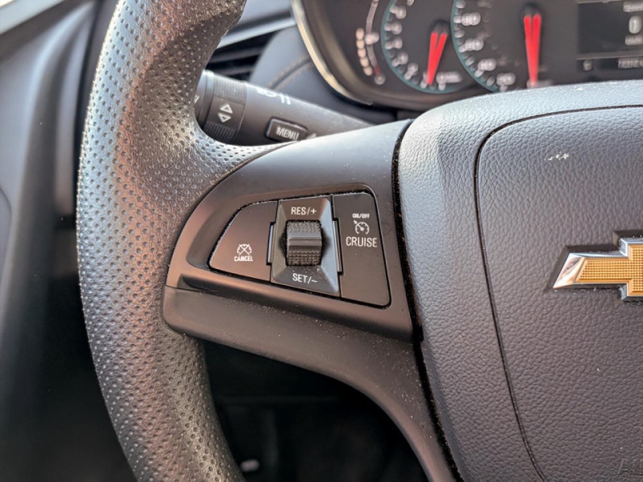 2021 Chevrolet Trax LT  **LOW KMS - CLEAN CARFAX** Photo