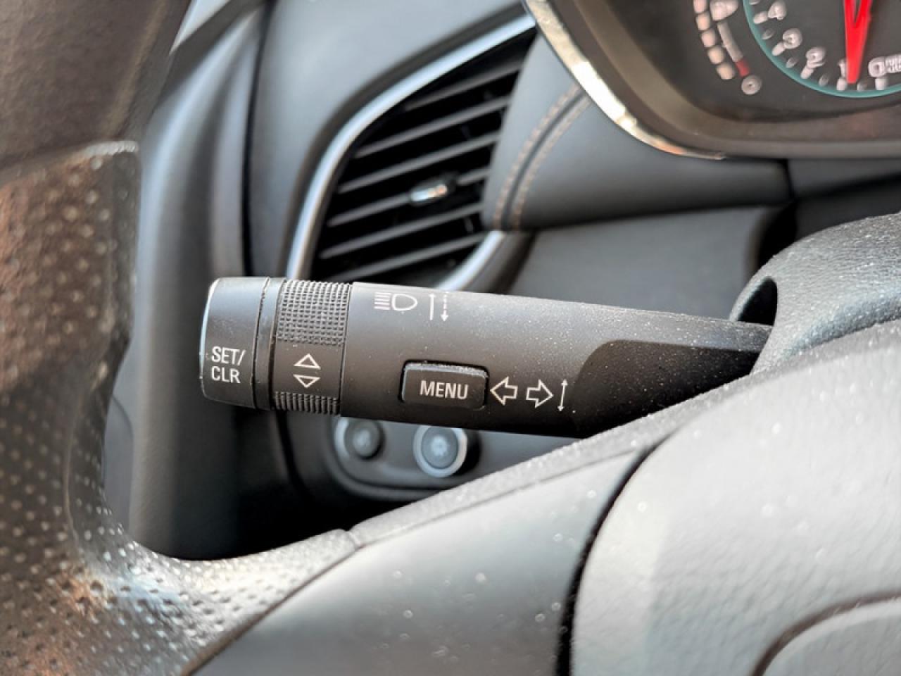 2021 Chevrolet Trax LT  **LOW KMS - CLEAN CARFAX** Photo