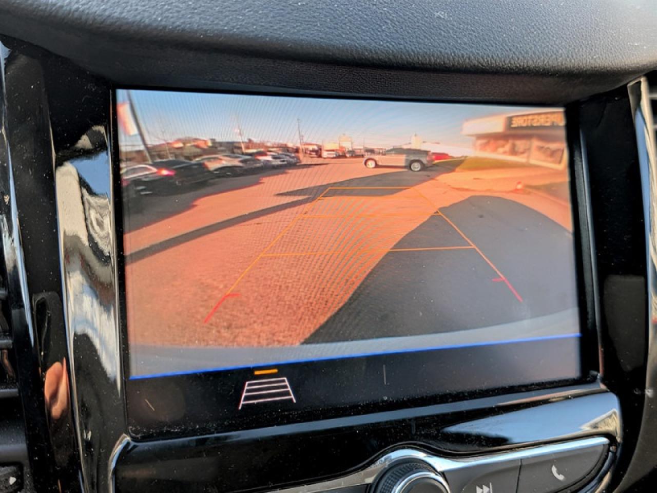 2021 Chevrolet Trax LT  **LOW KMS - CLEAN CARFAX** Photo