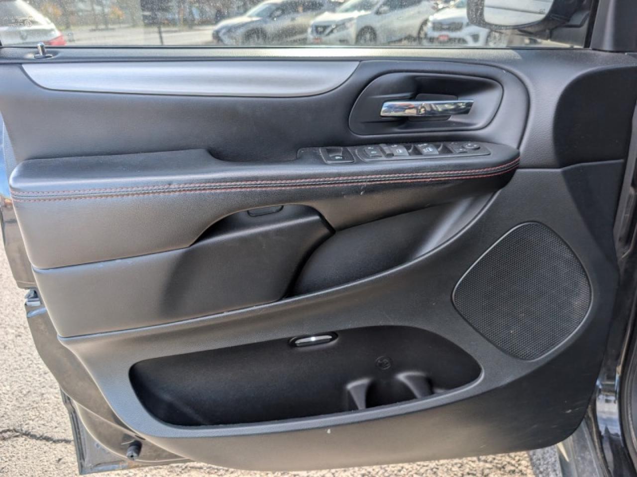 2016 Dodge Grand Caravan R/T Photo