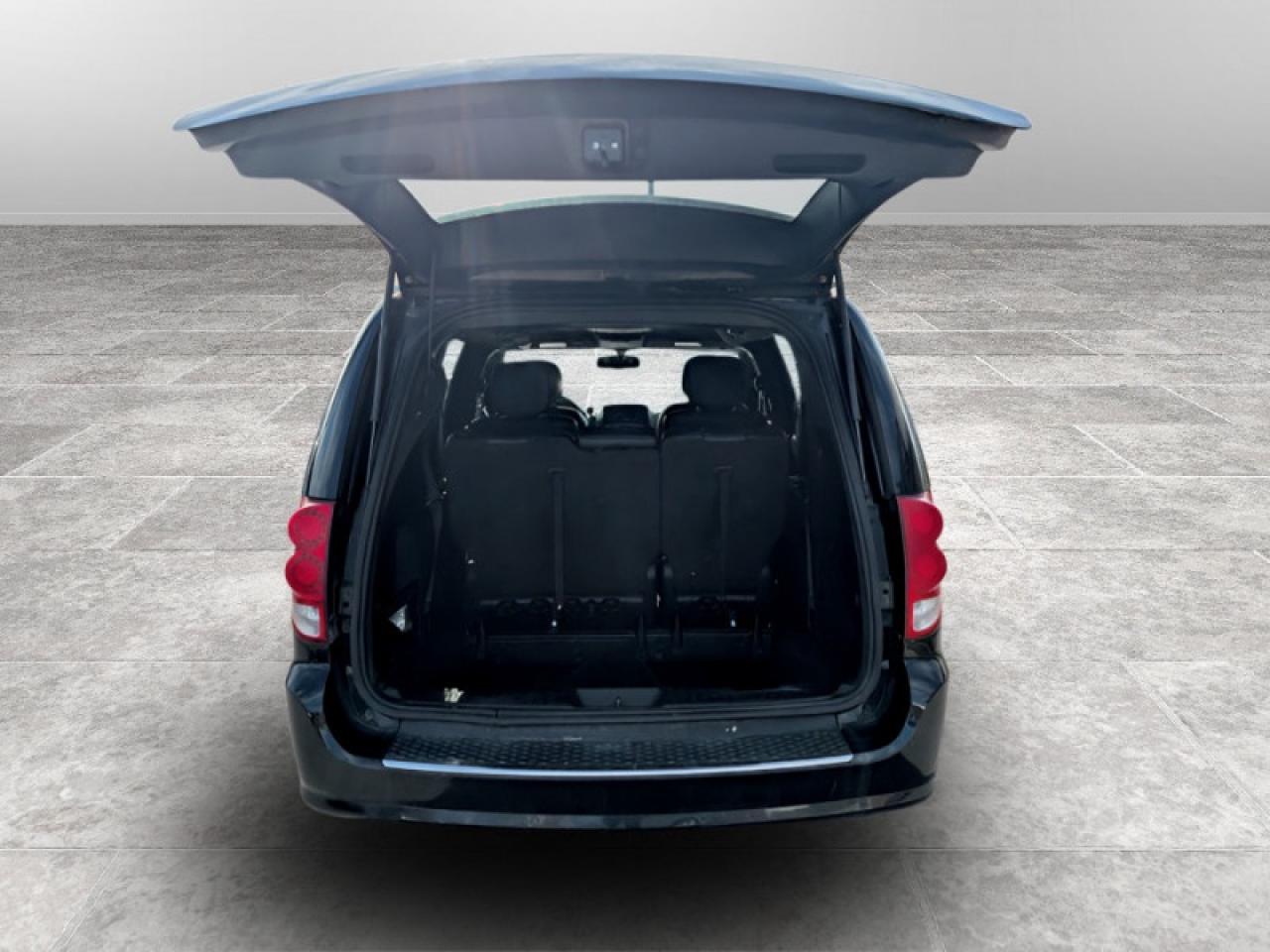 2016 Dodge Grand Caravan R/T  **POWER SLIDING DOORS** Photo