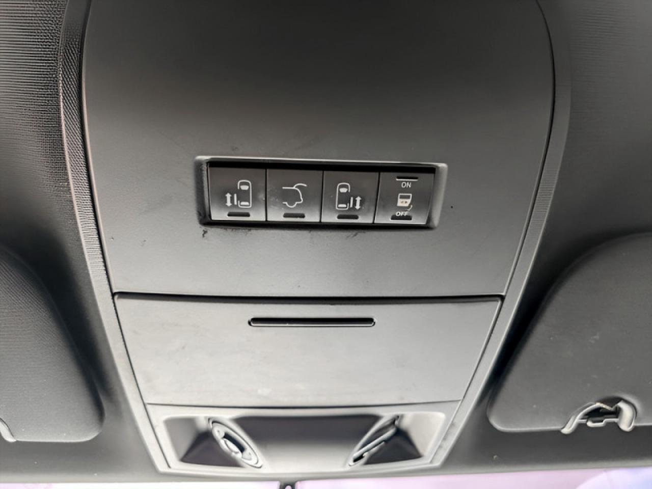 2016 Dodge Grand Caravan R/T  **POWER SLIDING DOORS** Photo