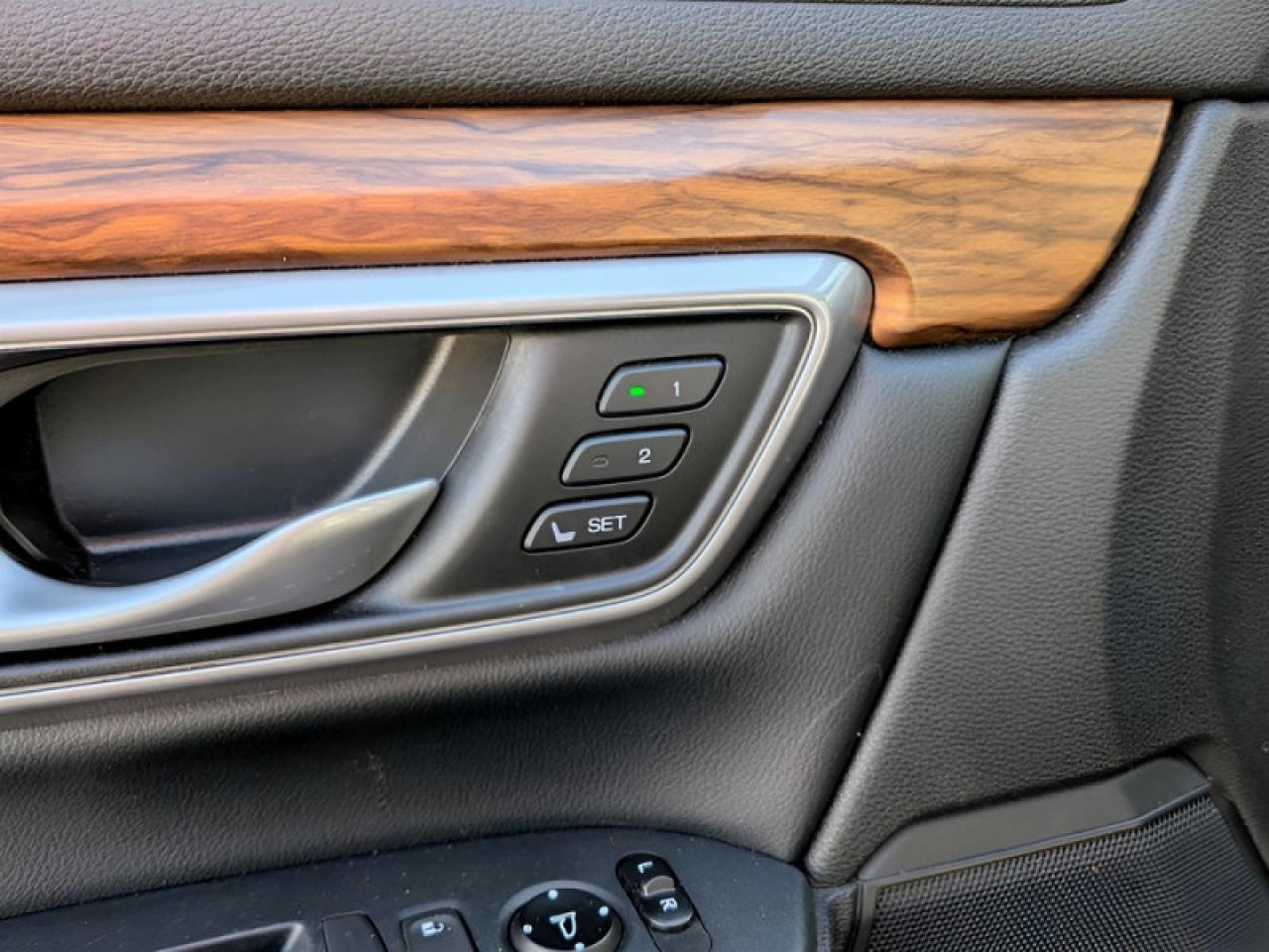 2017 Honda CR-V EX-L  **16 SERV. RECORDS - SUNROOF** Photo