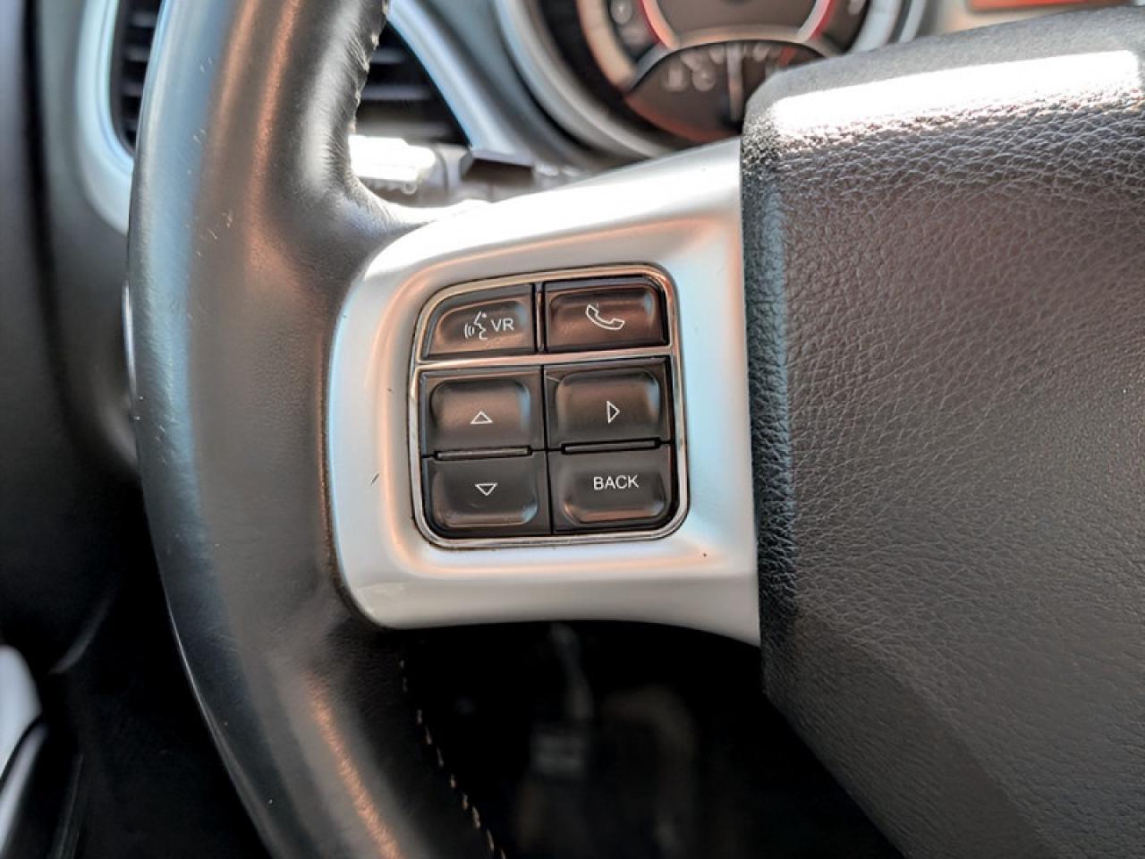 2018 Dodge Journey SXT  **LOW KMS - V6 - AWD** Photo