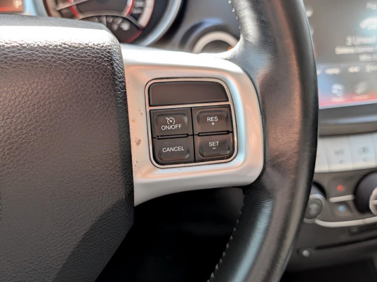 2018 Dodge Journey SXT  **LOW KMS - V6 - AWD** Photo