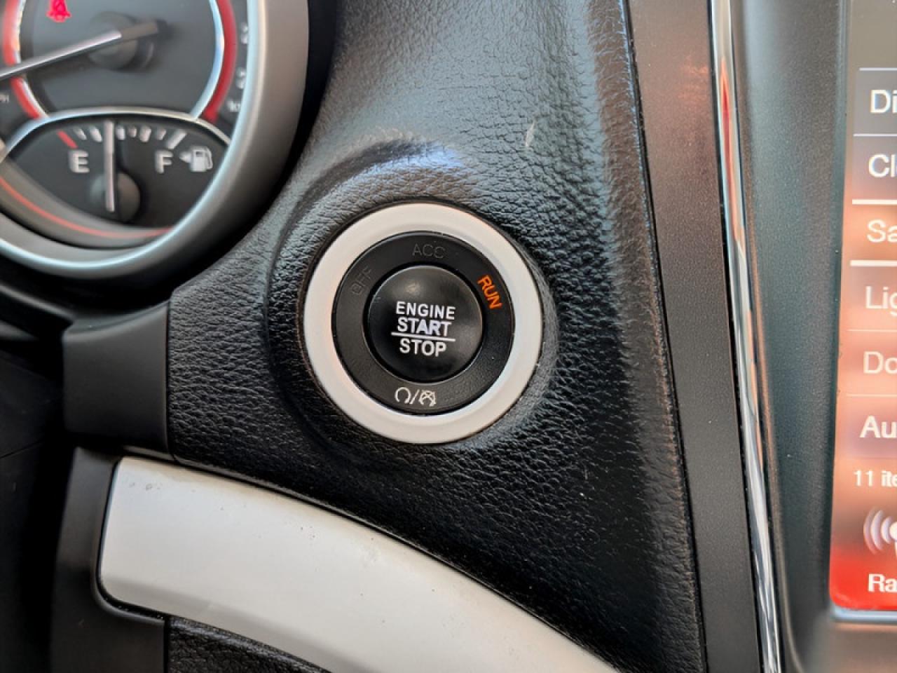 2018 Dodge Journey SXT  **LOW KMS - V6 - AWD** Photo