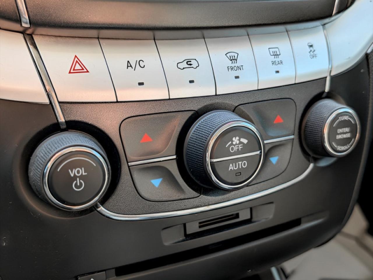 2018 Dodge Journey SXT  **LOW KMS - V6 - AWD** Photo