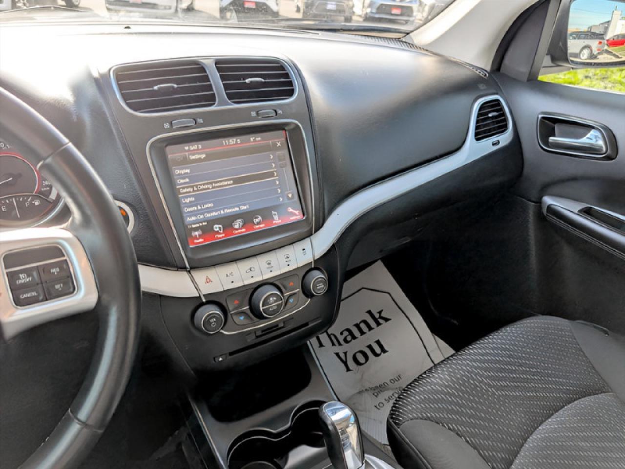 2018 Dodge Journey SXT  **LOW KMS - V6 - AWD** Photo